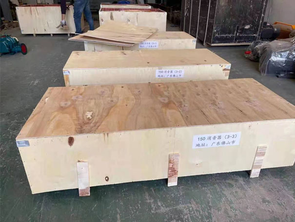 开工啦！发往佛山XQSSR150罗茨鼓91免费版安装黄色 30KW4台(图2)