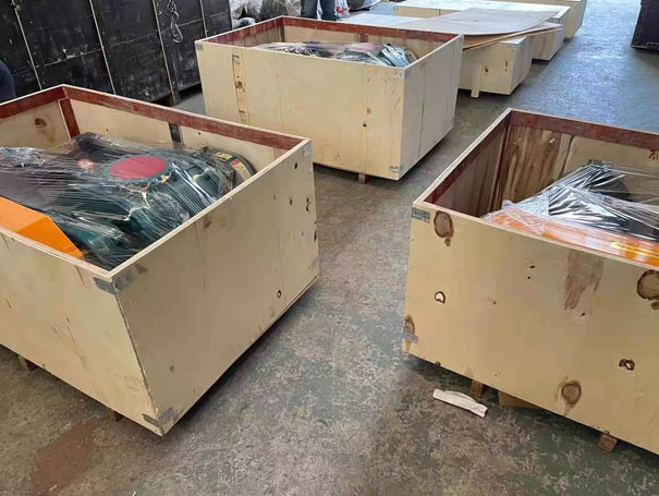 开工啦！发往佛山XQSSR150罗茨鼓91免费版安装黄色 30KW4台(图1)